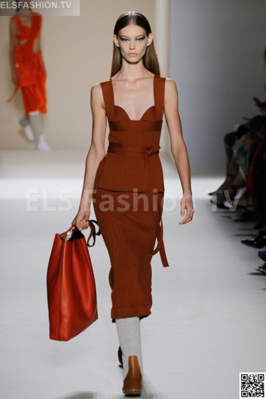 Victoria Beckham SS 2017 NYFW access to view full gallery. #VictoriaBeckham #NYFW17