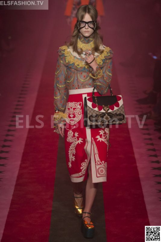 Gucci SS 2017 MFW access to view full gallery. #Gucci #MFW17