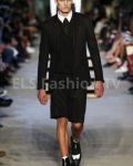 Givenchy SS 2016 NYFW access to view full gallery. #Givenchy #nyfw15